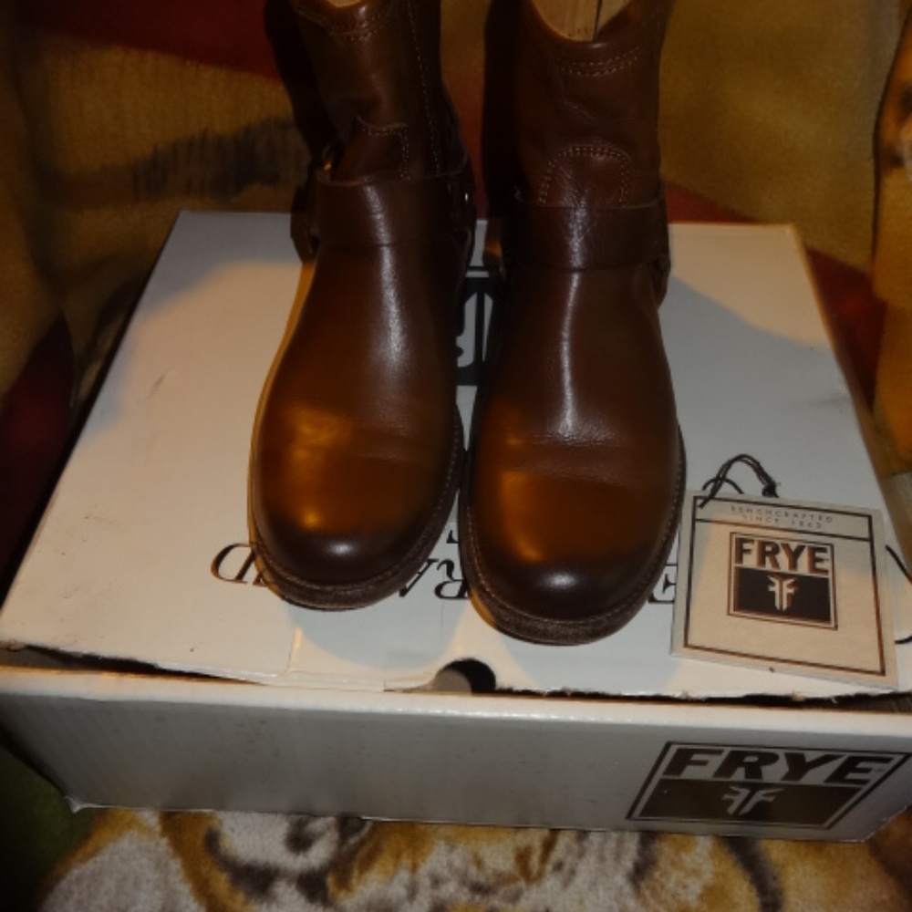 Women's Frye Brown Short Booties 7.5